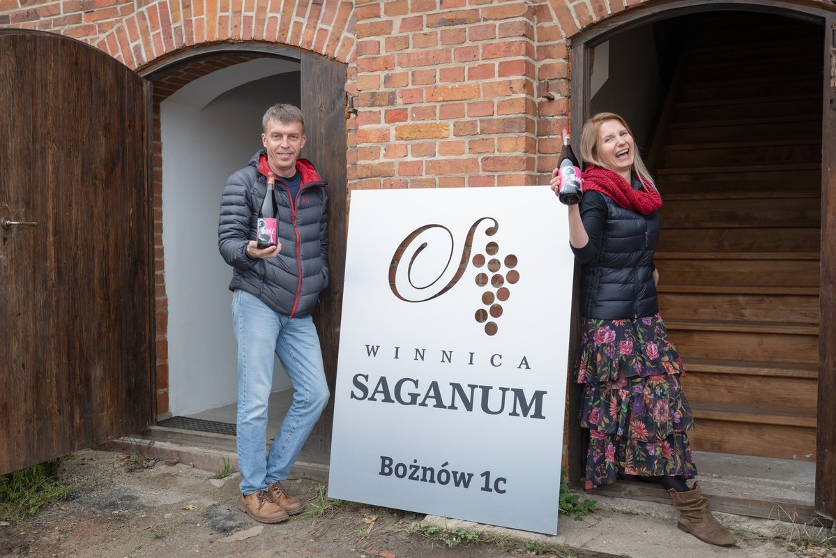 Winnica Saganum w Moti Wine Bar & Shop